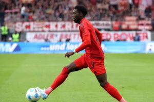 Manchester United target Alphonso Davies to fill left back void - Man United News And Transfer News