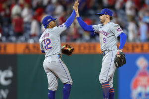 A Test of Their Met-tle: New York Takes NLDS Opener