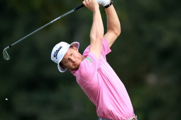Peter Malnati bounces back with a double after two out of bounds tee shots After 2 tee shots OB, Peter Malnati holes out for double
