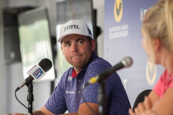 Professional golfers on the PGA Tour are pledging to donate $500 for every birdie made at Sanderson Farms Championship These PGA Tour pros are donating $500 per birdie at Sanderson Farms