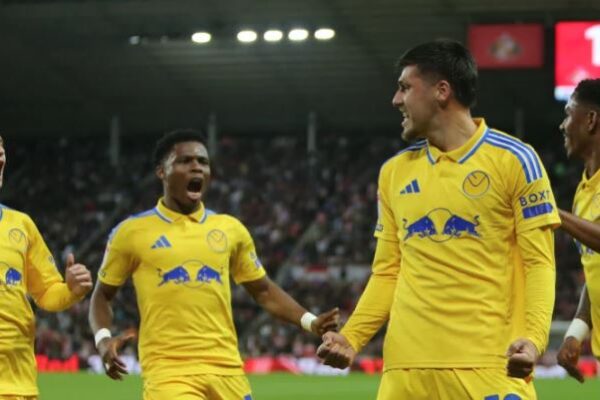 Pundit tells Leeds United forward to leave the club immediately