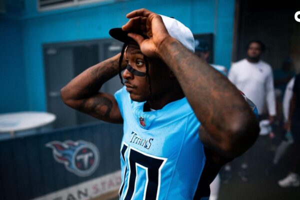 Amid the Pittsburgh Steelers' struggles on offense, a former Super Bowl champion floats the idea of the team trading for a star wide receiver.