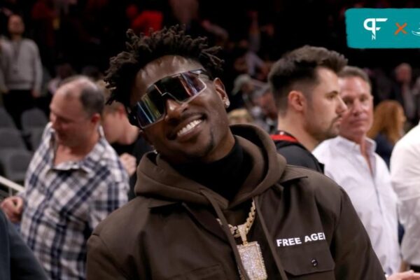 Tyreek Hill of the Miami Dolphins Vows to Avoid the Same Mistakes as Antonio Brown and Protect His Paycheck Former Tampa Bay Buccaneers wide receiver Antonio Brown poses for photographers after the game between the Atlanta Hawks and the LA Clippers at State Farm Arena.