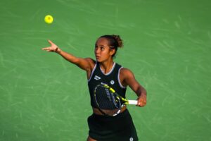 Fernandez Succumbs to Zheng Comeback in Wuhan