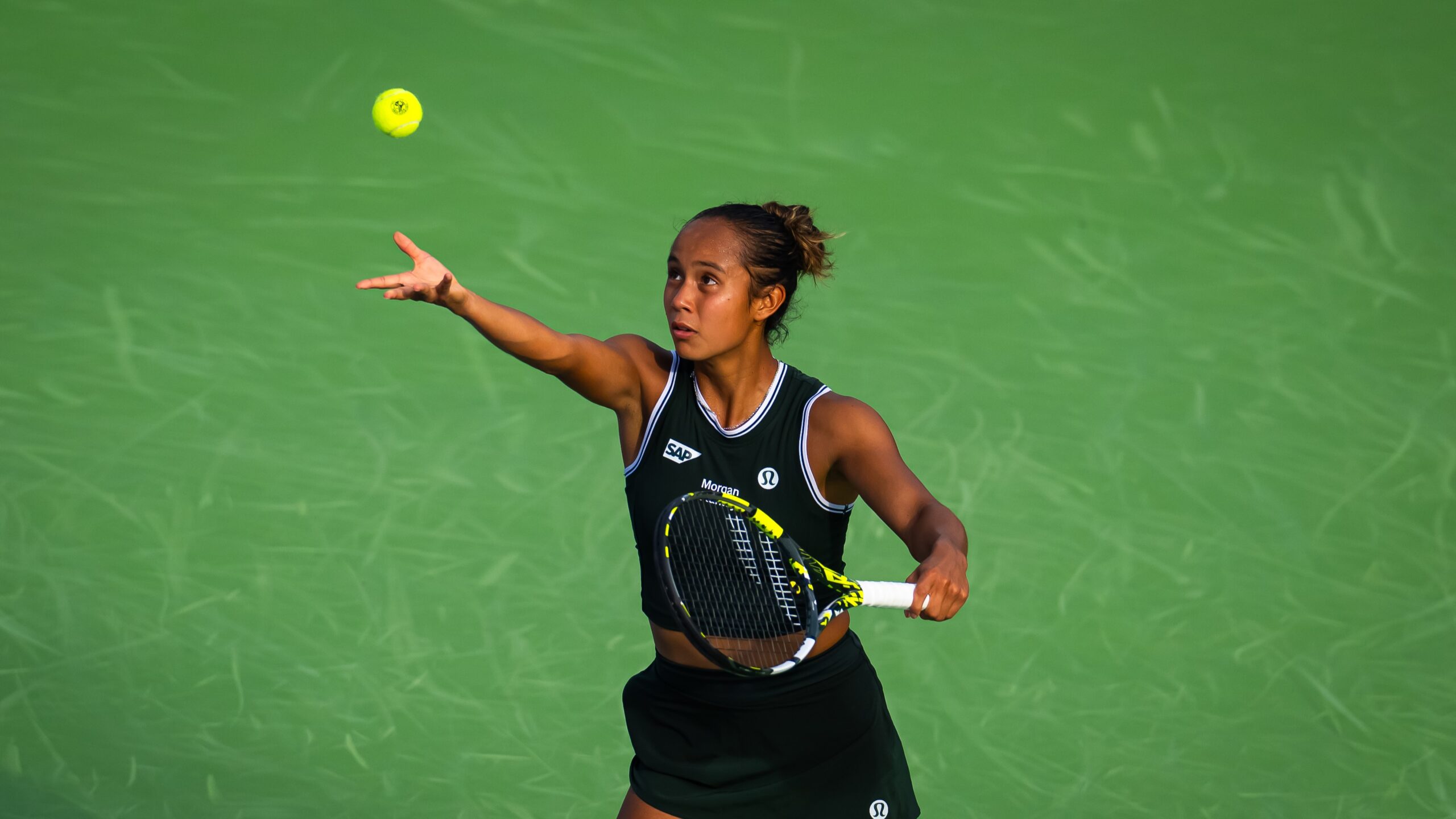 Fernandez Succumbs to Zheng Comeback in Wuhan
