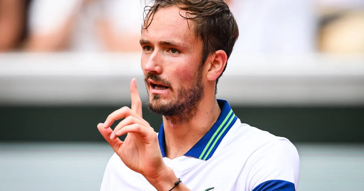 Medvedev Slams Umpire for 'Double Standards Against Russians' Following Heated Defeat in Dubai