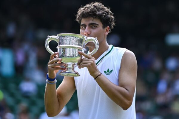 Bulgaria’s Ivanov Claims Victory in Wimbledon Boys’ Singles Championship Bulgaria's Ivanov Claims Victory in Wimbledon Boys' Singles Championship