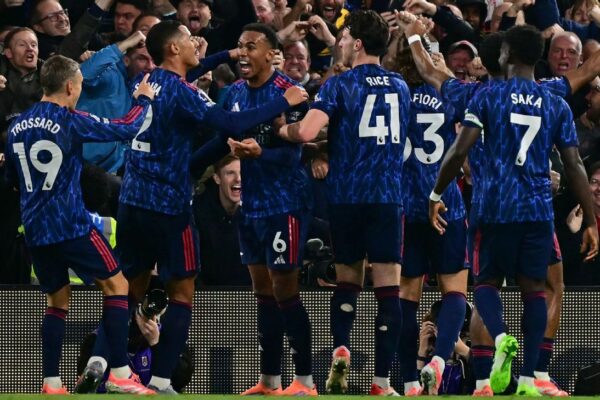 Arsenal's Solid Defense and Set-Piece Prowess Sees Off Fulham, But Goal-Scoring Woes Persistn