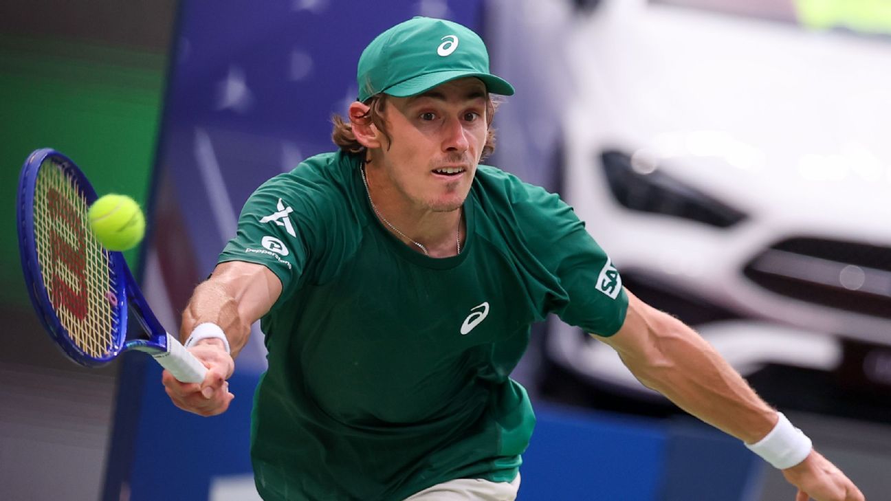 De Minaur Advances to Shanghai Quarterfinals with Milestone 50th Victory