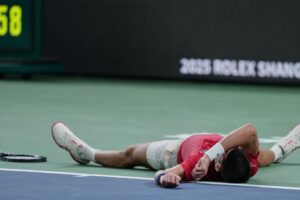 Djokovic Endures Challenging Physical Test to Advance in Shanghai