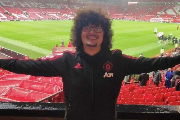 Fan Takes on Viral Challenge: Growing Hair for a Year Due to Man United's Struggles!n