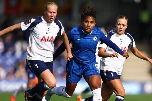 Five Key Takeaways from the WSL: Arsenal's Challenges and Spurs' Defensive Resilience Shine Throughn