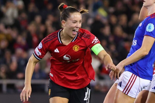 Le Tissier Shines Bright in Dream Champions League Debut with Manchester Unitedn