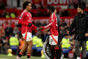 Manchester United Prepares for Transfer Talks with Mainoo and Zirkzeen