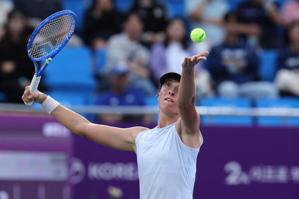 Seoul: Swiatek Dominates to Reach WTA 500 Final Against Alexandrova