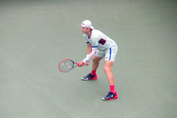 Shanghai Tennis Showdown: Djokovic Takes on Bergs, Rune Faces Vacherot