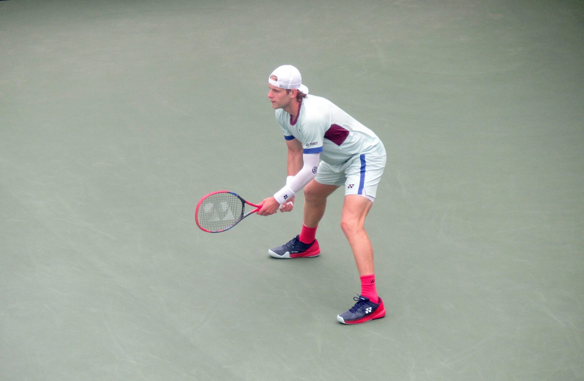 Shanghai Tennis Showdown: Djokovic Takes on Bergs, Rune Faces Vacherot