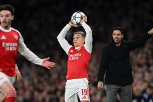 Throw-Ins: Arsenal's Secret Weapon for Success or a Recipe for Dullness?n