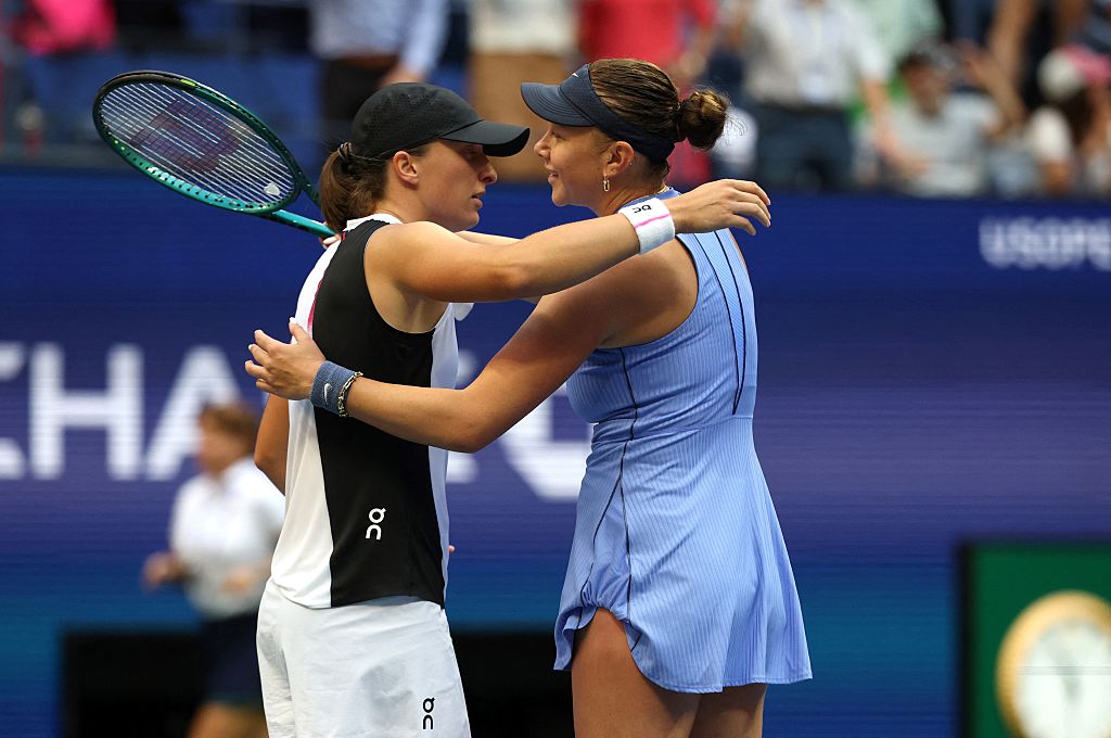 US Open Quarter-Finals: Anisimova Shocks Swiatek with Stunning Upset