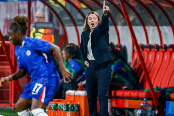 UWCL Insights: Unpacking Chelsea and Arsenal's Struggles and Assessing Dumornay's World-Class Potentialn
