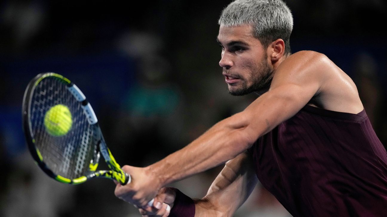 Alcaraz Withdraws from Davis Cup Finals Due to Injury