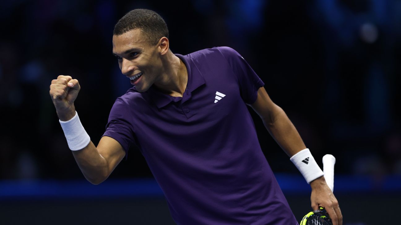 Auger-Aliassime Advances to Semifinals at ATP Finals