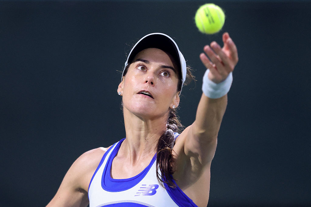 Cirstea Triumphs Over Boulter as Osaka Advances to Quarterfinals Despite Injury Setback