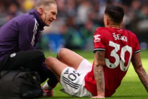 Manchester United Brace for Potential Extended Absence of Star Forward Sesko Due to Injuryn