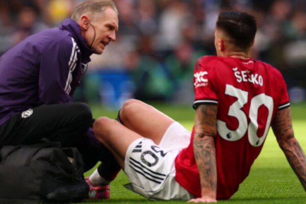 Manchester United Brace for Potential Extended Absence of Star Forward Sesko Due to Injuryn