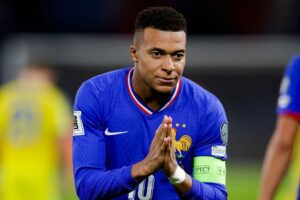 Mbappé Puts Personal Milestone on Hold, Sets Sights on Leading France to Another World Cup Glory!n
