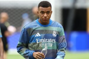 Mbappé Seeks a Staggering $300M in Compensation from PSG: What's Behind the Dramatic Demands?n