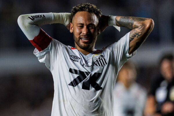 Neymar's World Cup Dreams Diminish at Santos as Rising Star Estêvão Steals the Spotlightn