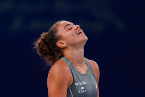 Paolini Defeats Bencic to Face Rybakina in Semi-Final Showdown for WTA Finals Berth in Ningbo