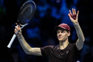 Sinner Defeats Zverev to Secure Semi-Final Berth at ATP Finals