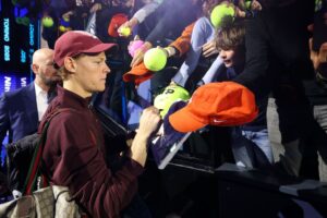 Sinner Triumphs Over Auger-Aliassime in ATP Finals Opener