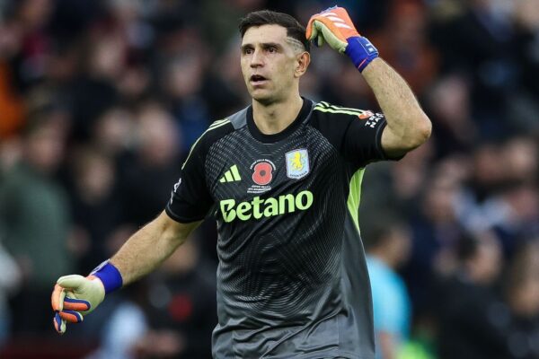 Transfer Buzz: Inter Milan Targets Villa's Star Keeper Martínez!n