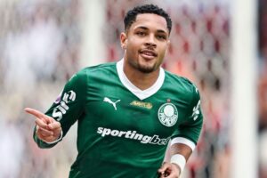 Transfer Buzz: Manchester United and Chelsea Set Sights on Young Star Vitor Roque!n