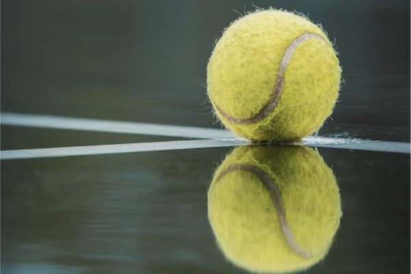 Navigating Risk and Momentum in Key Tennis Matches