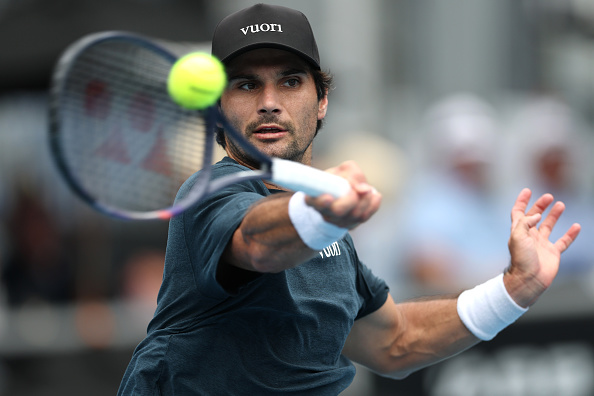 Auckland: Giron Triumphs Over Rain-Affected Early Finish