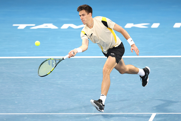 Auckland Upset: Marozsan Defeats Ruud as Seeds Fall Early