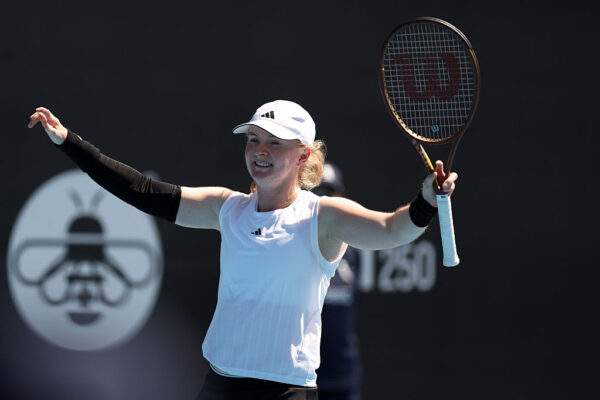 Fran Jones Advances to Quarter-Finals at WTA 250 in Auckland