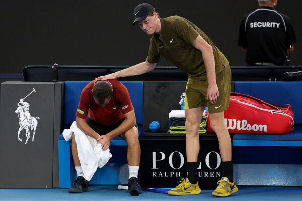 Melbourne | Jannik Sinner Storms into Second Round of the Australian Open