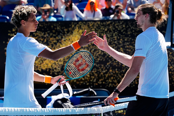 Melbourne: Zverev Makes Strong Comeback to Advance