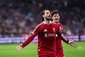 “Szoboszlai Shines as Liverpool’s New Set-Piece Maestro with a Jaw-Dropping Free-Kick Against Marseille!”n