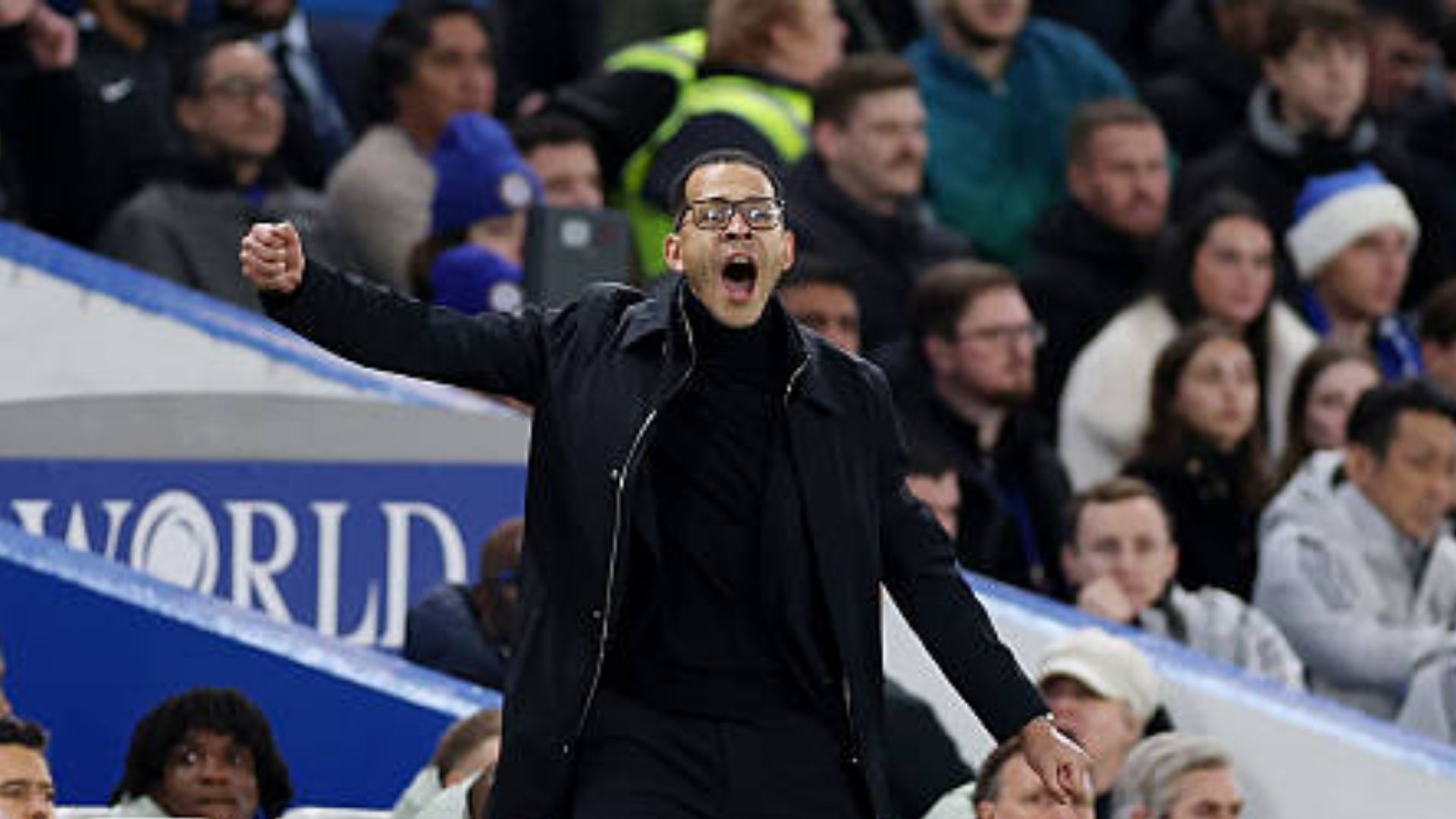 Tempers Flare: Chelsea's Liam Rosenior Slams Arsenal for Time-Wasting Tactics in Heartbreaking 3-2 League Cup Semi-Final Lossn