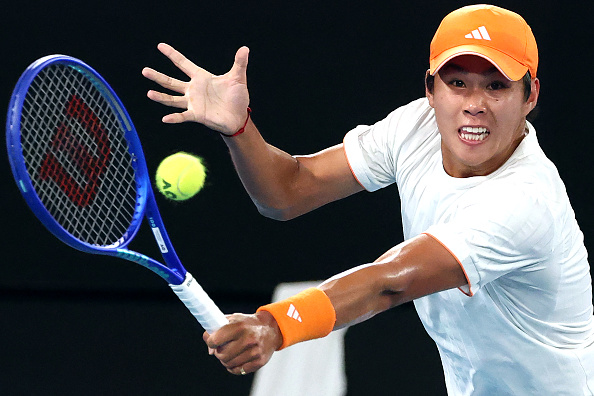 Delray Beach: Tien Stages Spectacular Comeback to Reach Quarterfinals