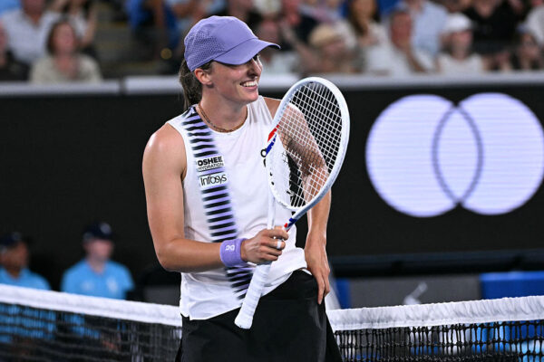 Melbourne: Swiatek and Rybakina Advance to Second Week of Australian Open