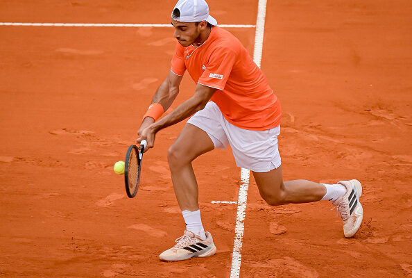 Santiago: Cerundolo Advances to Quarterfinals with Dominant Performance