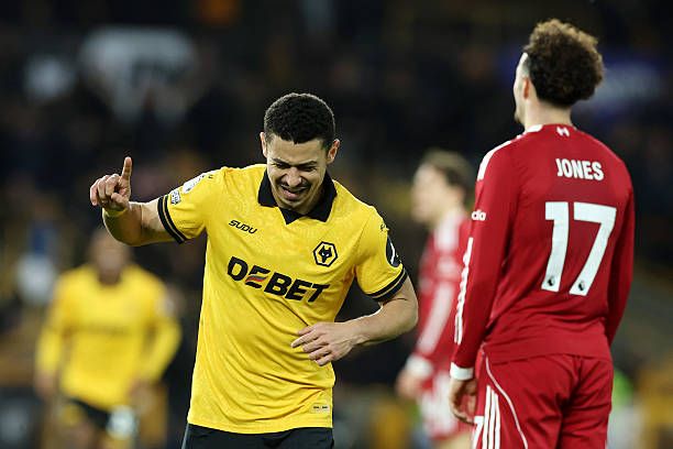 Stephen Warnock Points Finger at Curtis Jones for Liverpool's Heartbreaking Loss at Wolvesn
