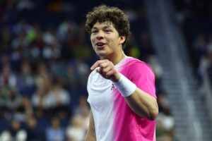Shelton and Paul Triumph to Move Forward at U.S. Clay Championships